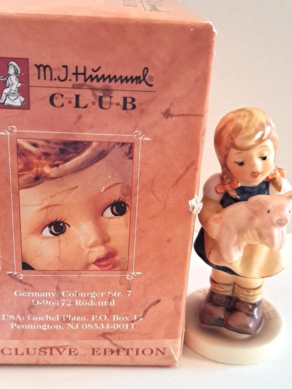 CHARMING COLLECTORS' EDITION HUMMEL FIGURINE MEMBERSHIP YEAR 1999-2000 #1382